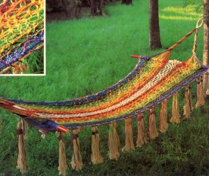22-Hammocks-for-a-Calm-and-Relaxing-Spring-17